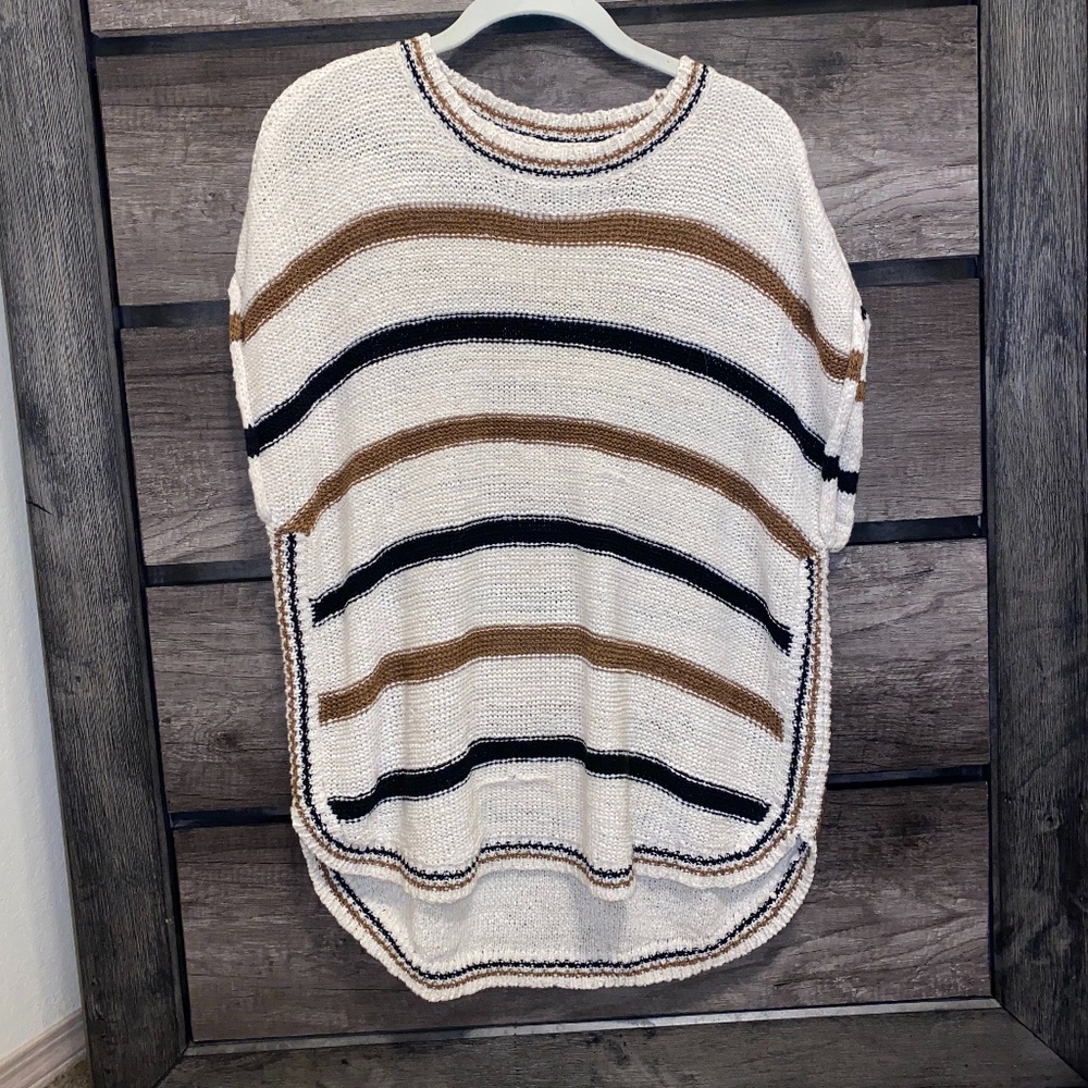 Universal Threads Sweater